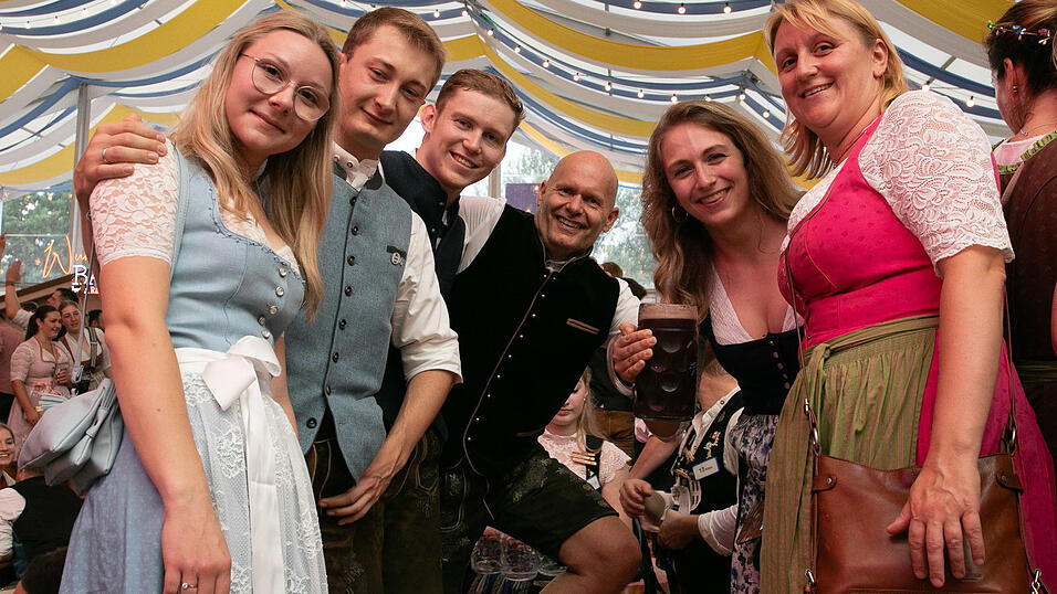 Die Partybilder vom Samstag, 16. August, aus dem Festzelt Reisinger. Die Partybilder vom Samstag, 16. August, aus dem Festzelt Reisinger.
