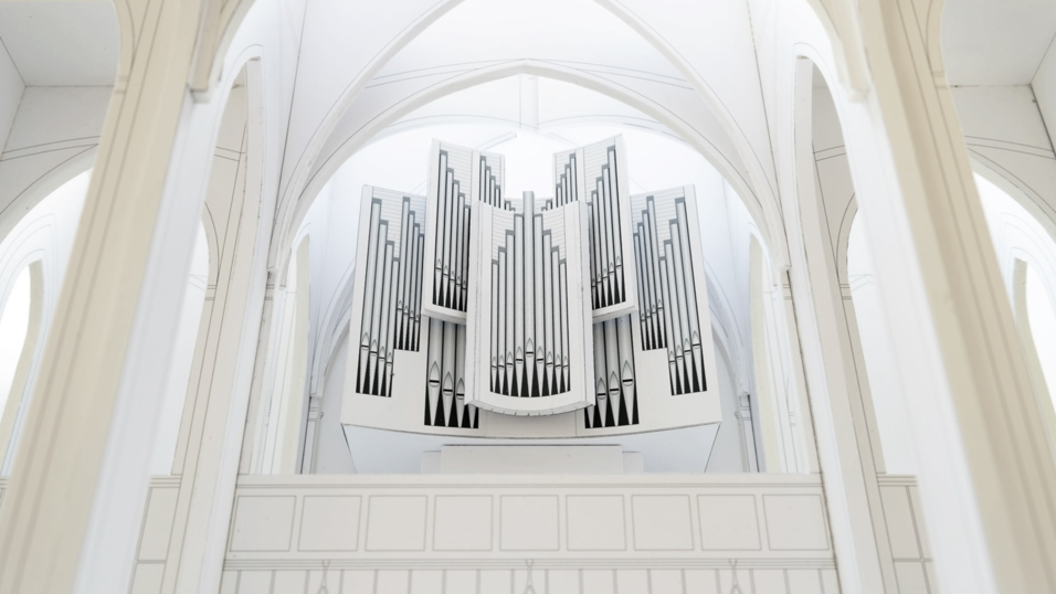Bei der neuen Orgel handelt es sich um ein Instrument, das der Pfarrkirchenstiftung zufolge eine zeitgenössische Formensprache aufweist, ohne ein klassisches Orgelgehäuse aufzugeben. Ein Rückpositiv wird es künftig nicht mehr geben. Stadtpfarrer Peter König und Kirchenpfleger Tobias Gmeineder loben das Angebot des Leonberger Orgelbauers als das mit dem besten Gesamtpaket hinsichtlich Preis, Leistung und Qualität. Bei der neuen Orgel handelt es sich um ein Instrument, das der Pfarrkirchenstiftung zufolge eine zeitgenössische Formensprache aufweist, ohne ein klassisches Orgelgehäuse aufzugeben. Ein Rückpositiv wird es künftig nicht mehr geben. Stadtpfarrer Peter König und Kirchenpfleger Tobias Gmeineder loben das Angebot des Leonberger Orgelbauers als das mit dem besten Gesamtpaket hinsichtlich Preis, Leistung und Qualität.