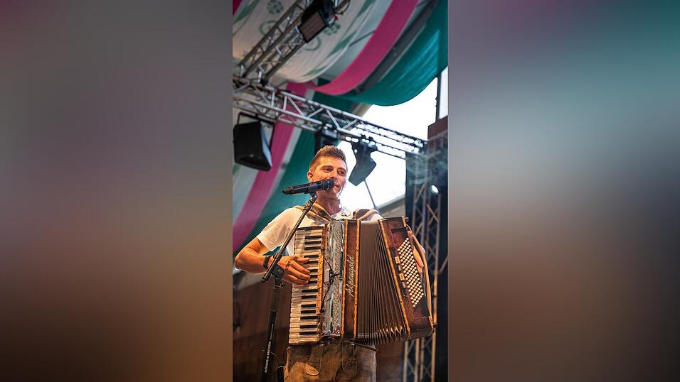 Die Partybilder vom Montag, 17. August, aus dem Festzelt Weckmann. Die Partybilder vom Montag, 17. August, aus dem Festzelt Weckmann.