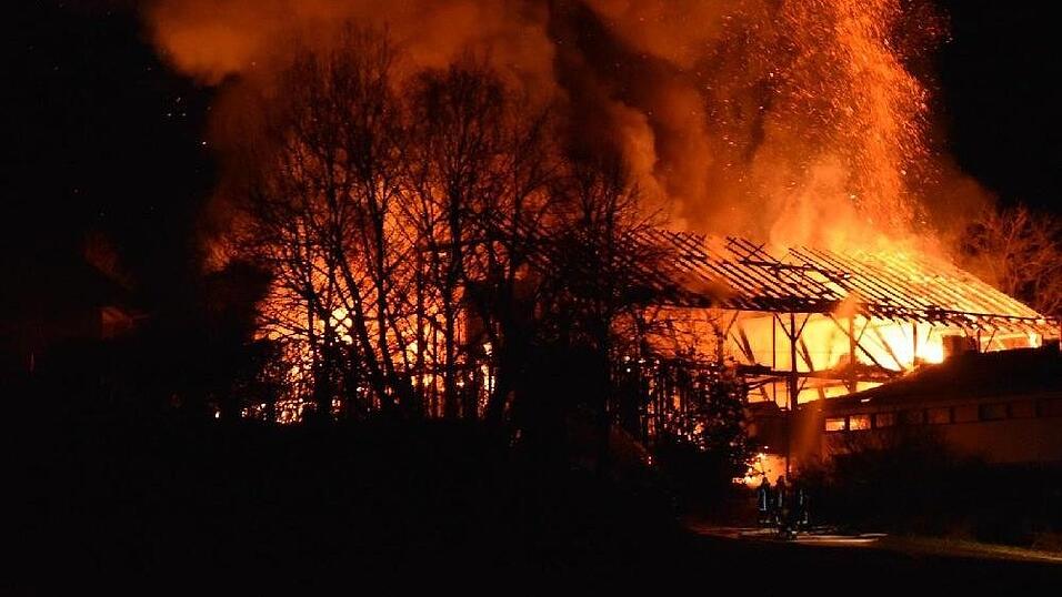 In einem Stall in Gaißa bei Außernzell ist am Dienstagabend ein Feuer ausgebrochen.