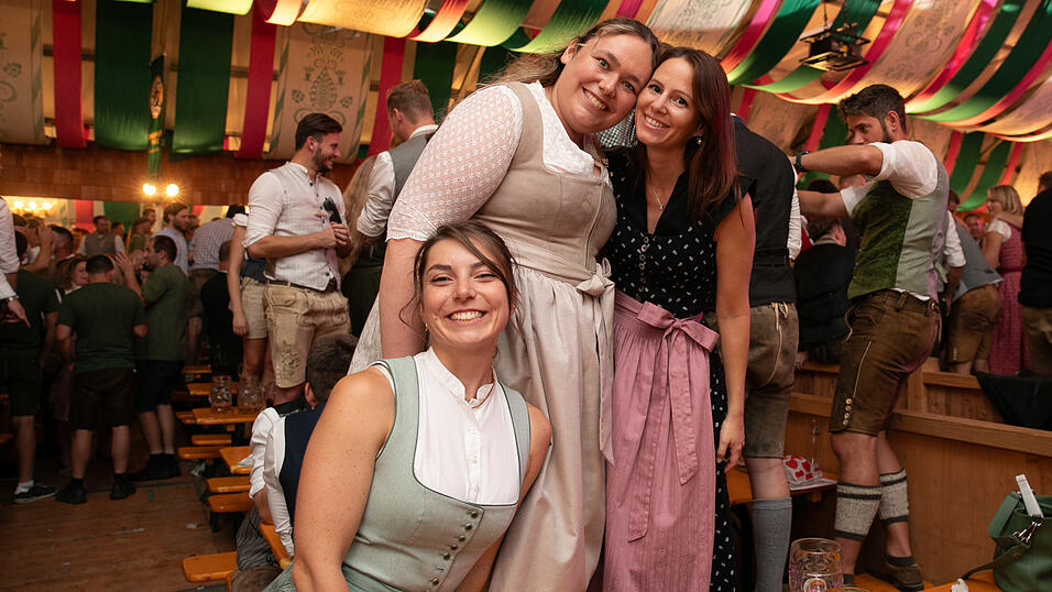 Die Partybilder vom Sonntag, 17. August, aus dem Festzelt Weckmann. Die Partybilder vom Sonntag, 17. August, aus dem Festzelt Weckmann.