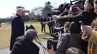 &laquo;Es k&ouml;nnte durchaus zu einer friedlichen &Uuml;bernahme Kubas kommen&raquo;, sagt US-Pr&auml;sident Trump - und l&auml;sst viele Fragen offen.