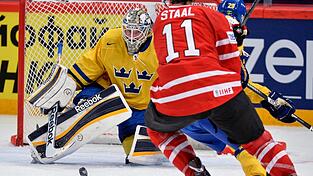 Jordan Staal ist einer der vier Spieler der Carolina Hurricanes, die in Quarantäne müssen. Dadurch werden weitere Spiele der Cans verhindert.