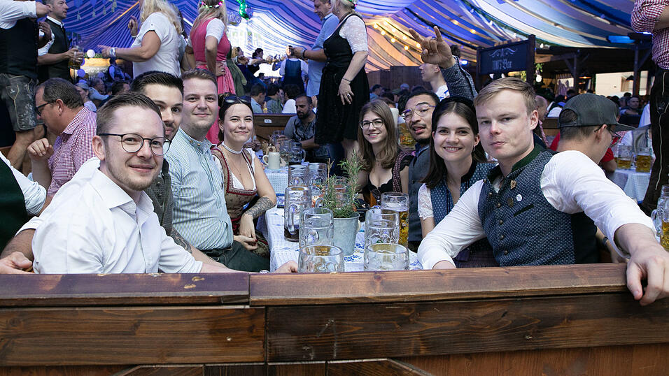 Die Partybilder vom Samstag, 16. August, aus dem Festzelt Wenisch. Die Partybilder vom Samstag, 16. August, aus dem Festzelt Wenisch.