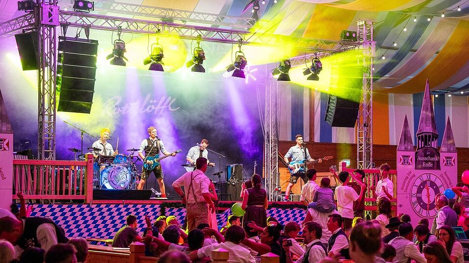 Die Partybilder vom Montag, 17. August, aus dem Festzelt Reisinger. Die Partybilder vom Montag, 17. August, aus dem Festzelt Reisinger.