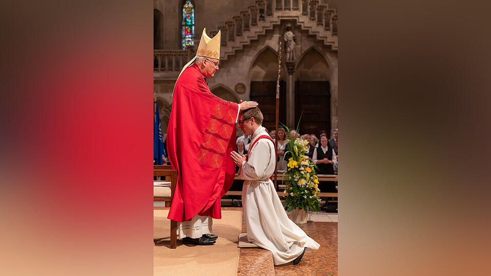 Michael Steinhilber wurde am Samstag in Regensburg zum Priester geweiht. Michael Steinhilber wurde am Samstag in Regensburg zum Priester geweiht.