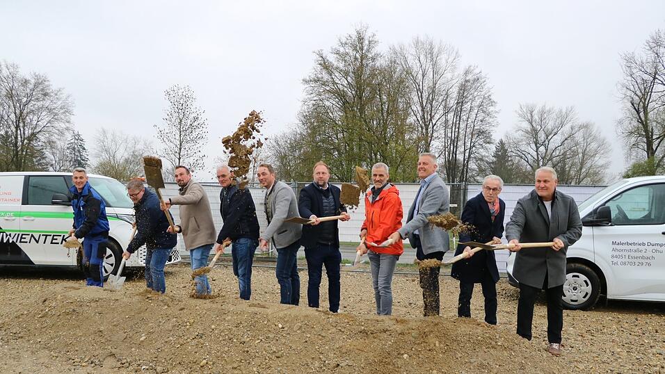 Freude beim Spatenstich zeigten die Verantwortlichen des Baus. Freude beim Spatenstich zeigten die Verantwortlichen des Baus.