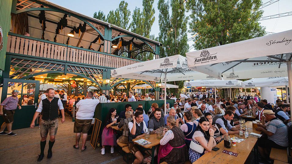 Die Partybilder vom Donnerstag, 15. August, aus dem Festzelt Nothaft. Die Partybilder vom Donnerstag, 15. August, aus dem Festzelt Nothaft.