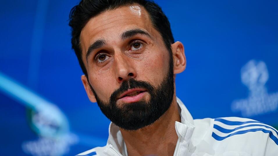 Real-Trainer &Aacute;lvaro Arbeloa bei der Pressekonferenz in M&uuml;nchen.