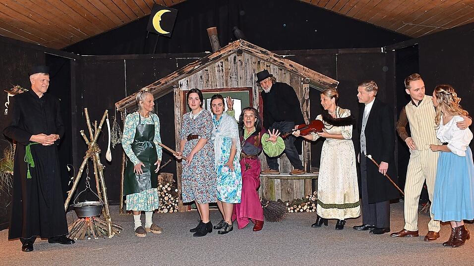 Schwung und Humor verspricht das Bühnenstück „Verhexte Hex“ der Kolpingfamilie. Schwung und Humor verspricht das Bühnenstück „Verhexte Hex“ der Kolpingfamilie.