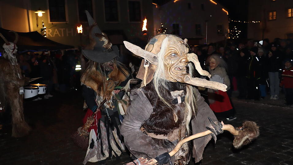 Mehrere hundert Zuschauer verfolgten das eindrucksvolle Spektakel.