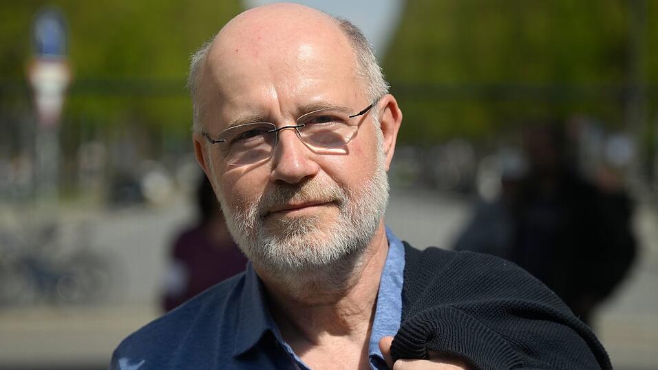 Harald Lesch, Mitglied des bayerischen Klimarates, sieht das neue Gesetz sehr kritisch und zweifelt an dessen Wirksamkeit. (Archivbild) Harald Lesch, Mitglied des bayerischen Klimarates, sieht das neue Gesetz sehr kritisch und zweifelt an dessen Wirksamkeit. (Archivbild)