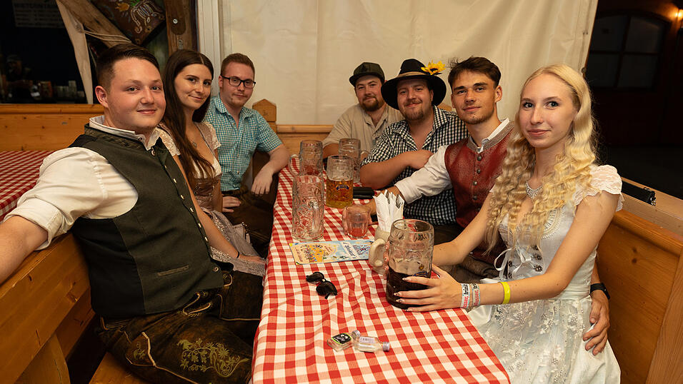 Die Partybilder vom Sonntag, 20. August 2023, aus dem Festzelt Reisinger. Die Partybilder vom Sonntag, 20. August 2023, aus dem Festzelt Reisinger.