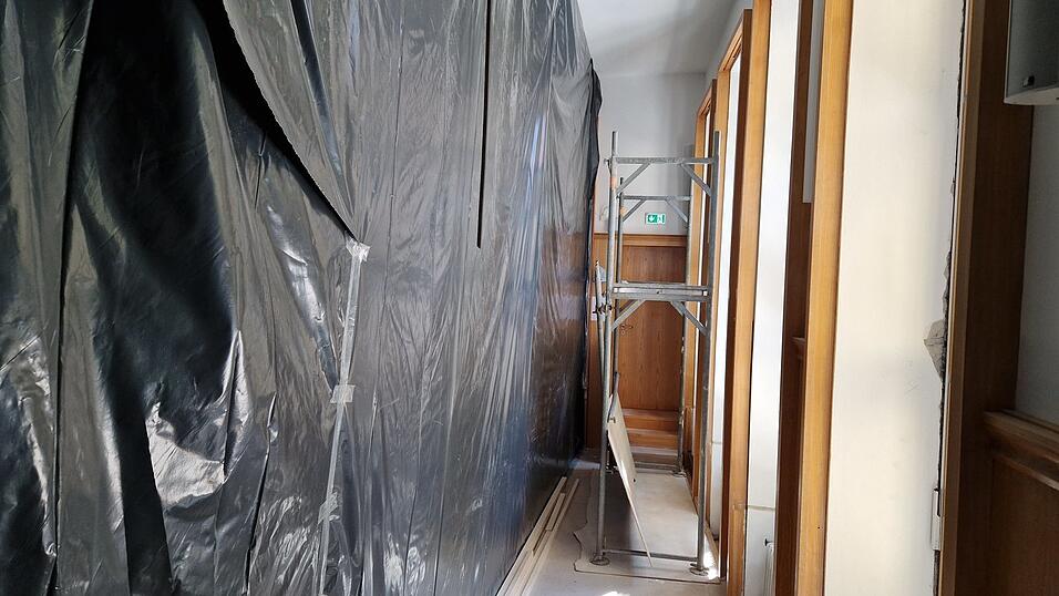 Baustelle im großen Sitzungssaal - unter anderem. Baustelle im großen Sitzungssaal - unter anderem.