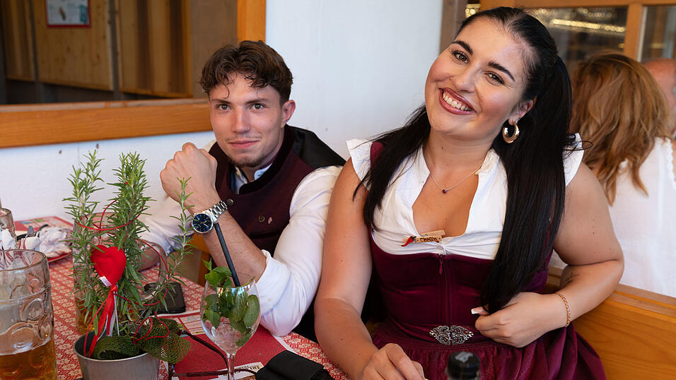 Die Partybilder vom Dienstag, 11. August, aus dem Festzelt Krönner. Die Partybilder vom Dienstag, 11. August, aus dem Festzelt Krönner.