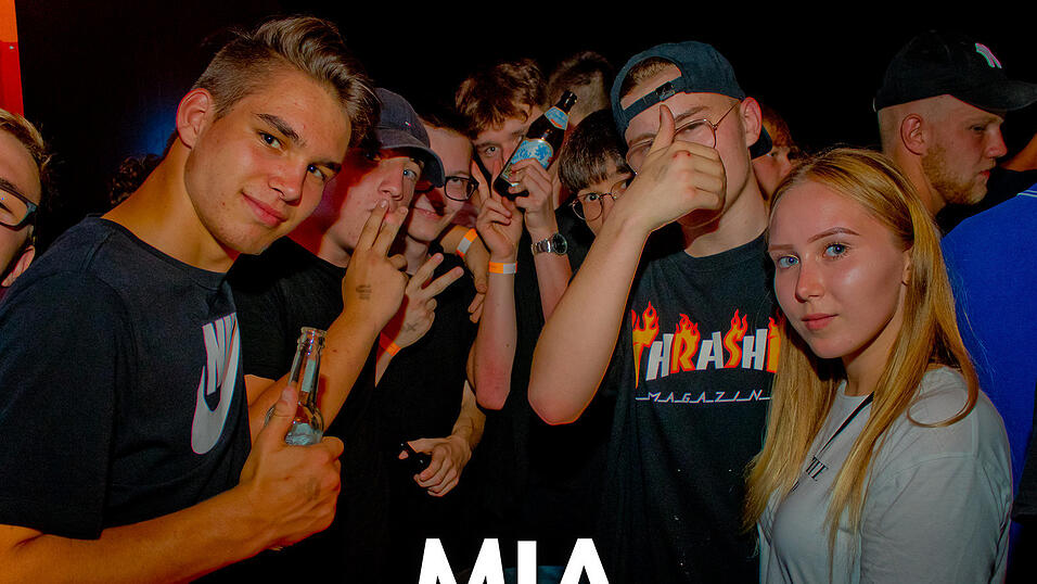 Beste Stimmung auf der Oberstufenparty im Mia Nightclub in Cham. Beste Stimmung auf der Oberstufenparty im Mia Nightclub in Cham.