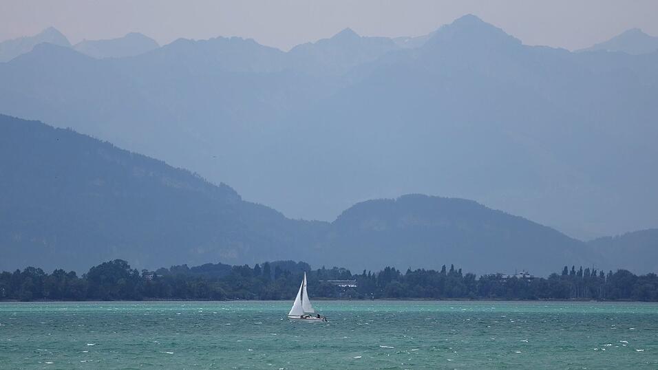 Hochsommerliches Wetter kehrt nach Bayern zurück. (Archivbild) Hochsommerliches Wetter kehrt nach Bayern zurück. (Archivbild)
