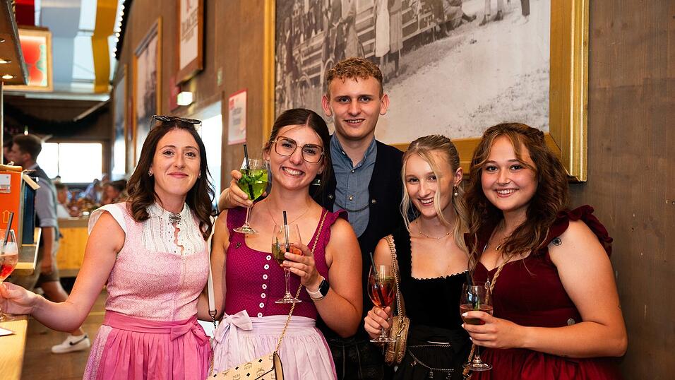 Die Partybilder vom Freitag, 14. August, aus dem Festzelt Krönner. Die Partybilder vom Freitag, 14. August, aus dem Festzelt Krönner.