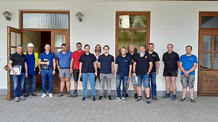 B&uuml;rgermeister Franz Kopp mit den Planungs- und Ausf&uuml;hrungsverantwortlichen.