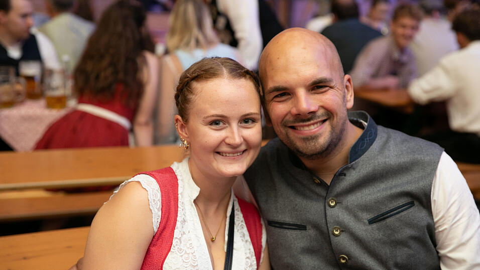 Die Partybilder vom Donnerstag, 14. August, aus dem Festzelt Reisinger. Die Partybilder vom Donnerstag, 14. August, aus dem Festzelt Reisinger.