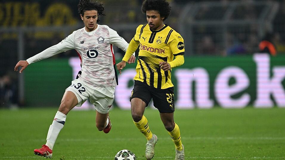 Karim Adeyemi will laut Medienberichten zum FC Barcelona wechseln. Karim Adeyemi will laut Medienberichten zum FC Barcelona wechseln.