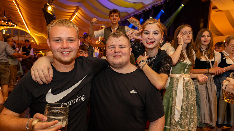Die Partybilder vom Freitag, 9. August 2024, aus dem Festzelt Nothaft. Die Partybilder vom Freitag, 9. August 2024, aus dem Festzelt Nothaft.