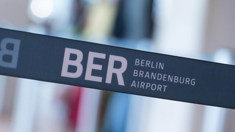 Die Gewerkschaft Verdi hat zu einem Warnstreik bei der Flughafengesellschaft Berlin-Brandenburg aufgerufen.