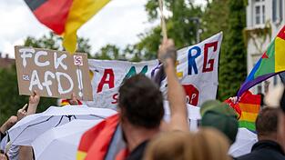 In Bamberg gehen rund 4.000 Menschen gegen Rechts auf die Straße. In Bamberg gehen rund 4.000 Menschen gegen Rechts auf die Straße.