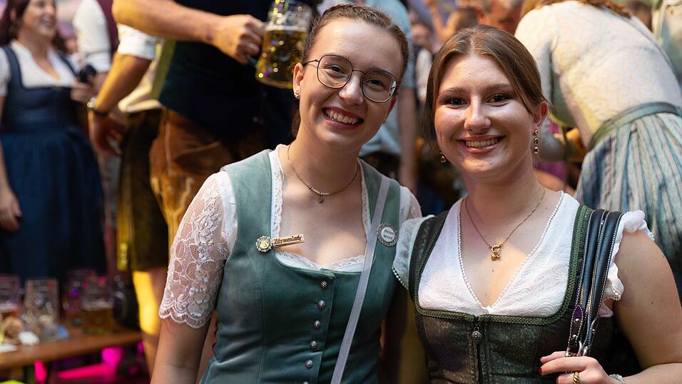 Die Partybilder vom Freitag, 7. August, aus dem Festzelt Wenisch. Die Partybilder vom Freitag, 7. August, aus dem Festzelt Wenisch.