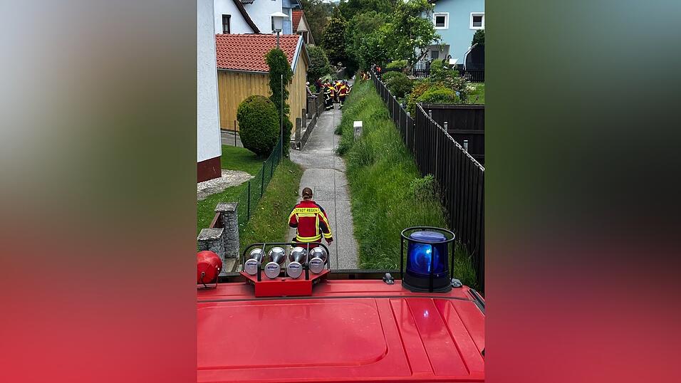 Die Regener Feuerwehr rückt an