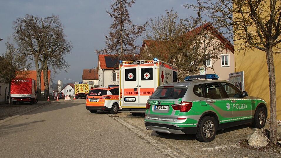 In Thumhausen bei Nittendorf fing eine Scheune Feuer.