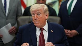 US-Pr&auml;sident Donald Trump hat angek&uuml;ndigt, die Waffenruhe im Krieg mit dem Iran zu verl&auml;ngern.