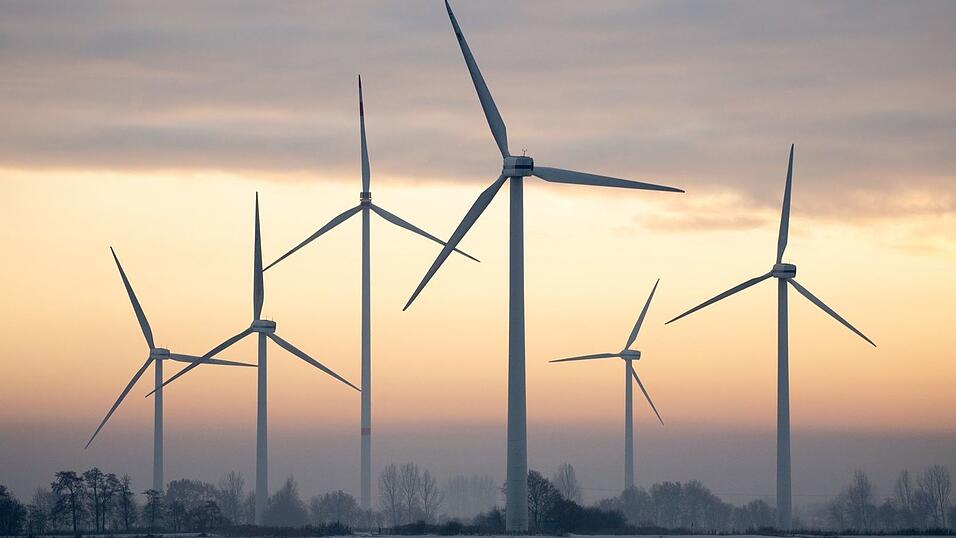 Deutschland hat erstmals seit 2023 wieder mehr Strom ins Ausland verkauft als eingeführt. (Symbolbild) Deutschland hat erstmals seit 2023 wieder mehr Strom ins Ausland verkauft als eingeführt. (Symbolbild)