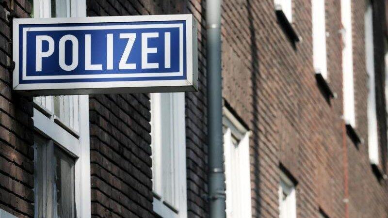 In Oberfranken wurden zwei Menschen bei einer Rauchentwicklung verletzt, berichtet die Polizei. (Symbolbild) In Oberfranken wurden zwei Menschen bei einer Rauchentwicklung verletzt, berichtet die Polizei. (Symbolbild)
