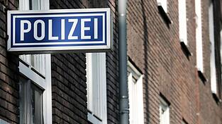 In Oberfranken wurden zwei Menschen bei einer Rauchentwicklung verletzt, berichtet die Polizei. (Symbolbild) In Oberfranken wurden zwei Menschen bei einer Rauchentwicklung verletzt, berichtet die Polizei. (Symbolbild)