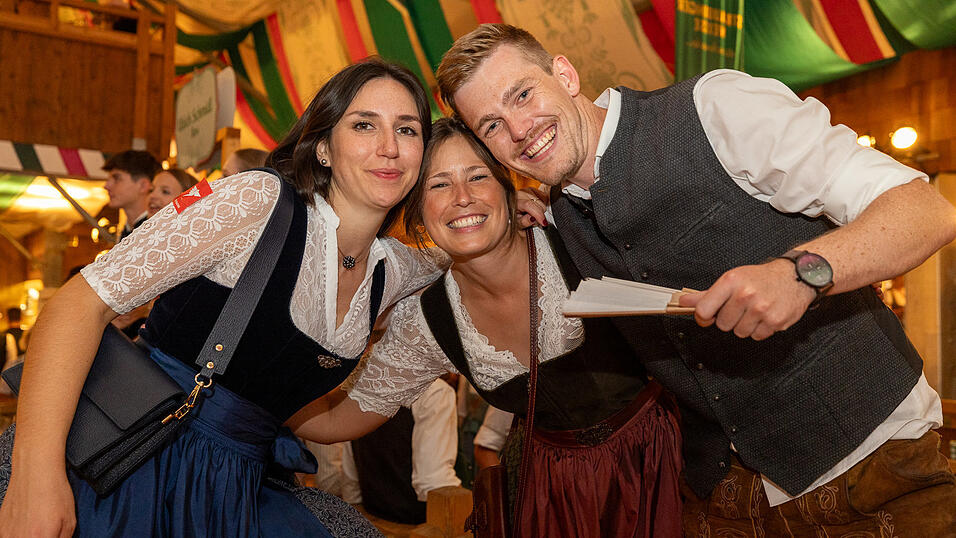 Die Partybilder vom Freitag, 9. August 2024, aus dem Festzelt Weckmann. Die Partybilder vom Freitag, 9. August 2024, aus dem Festzelt Weckmann.