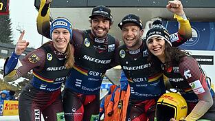 Jubel auch bei den Doppelsitzern. Jubel auch bei den Doppelsitzern.