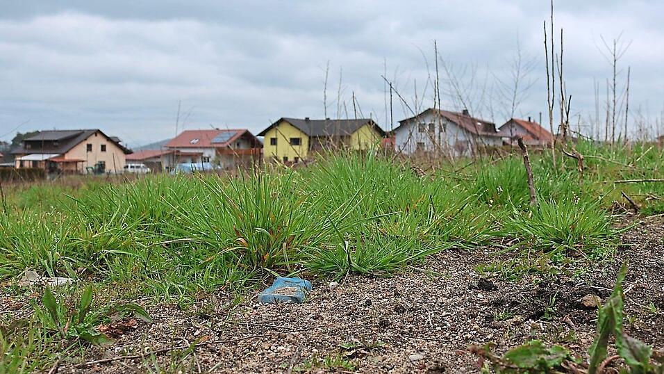 Das Gutachten der orientierenden Untersuchung auf der Verdachtsfläche für Altlasten in Mitterkreith liegt vor. Nun entscheiden die Stellungnahmen über das weitere Vorgehen. Das Gutachten der orientierenden Untersuchung auf der Verdachtsfläche für Altlasten in Mitterkreith liegt vor. Nun entscheiden die Stellungnahmen über das weitere Vorgehen.