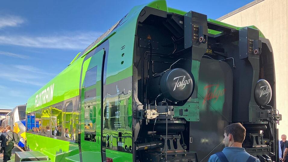 Flix stellt auf der Innotrans einen ersten fertigen Waggon des Herstellers Talgo f&uuml;r die neuen Z&uuml;ge vor, die ab 2028 kommen sollen.