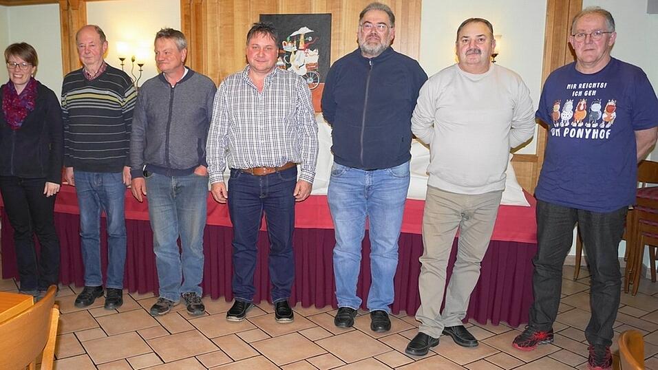 Diese Mitglieder haben die Aufgabe &uuml;bertragen bekommen, den Verein nach 67 Jahren zur Aufl&ouml;sung zu bringen.