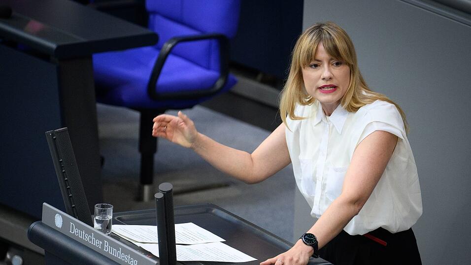 Linken-Politikerin Bünger stellt das Vorgehen der Behörden in Frage. (Archivbild) Linken-Politikerin Bünger stellt das Vorgehen der Behörden in Frage. (Archivbild)