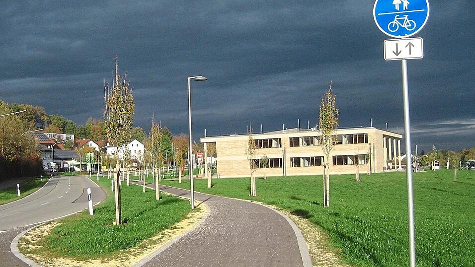 Die B&uuml;rger wurden bei der Versammlung &uuml;ber die Projekte der letzten Zeit in Kenntnis gesetzt. Dazu geh&ouml;rt auch der neue Geh- und Radweg von Pfaffenberg bis zum Rathaus.