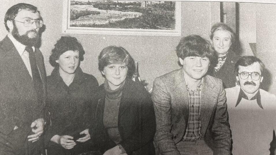 Das Team der Chamer Zeitung im Jahr 1979 (von links): Sepp Schmidbauer (Redakteur), Elfriede Nitsch (Anzeigenabteilung), Heidi Wolf (Redaktionsleiterin), Wolfgang Fischer (Volont&auml;r), Erna Vogl und Emil Baumgartner (beide Anzeigenabteilung)