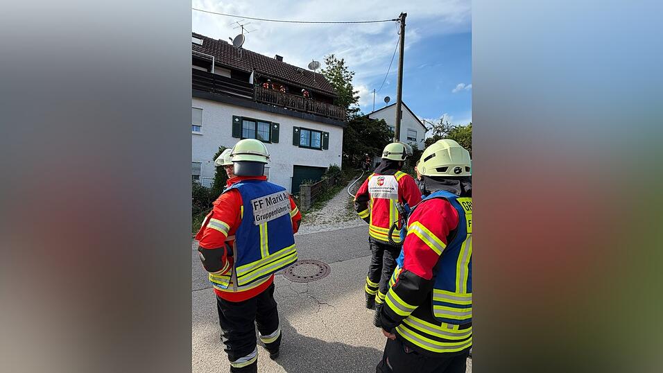 Zahlreiche Einsatzkräfte der Feuerwehren aus Au, Enzelhausen und Mainburg wurden am Donnerstag gegen 17.20 Uhr in die Maria-Eich-Straße alarmiert. Zahlreiche Einsatzkräfte der Feuerwehren aus Au, Enzelhausen und Mainburg wurden am Donnerstag gegen 17.20 Uhr in die Maria-Eich-Straße alarmiert.