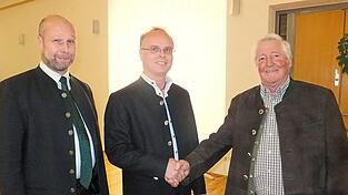 Am 16. März 2014 wurde Robert Spindler (Mitte) zum Bürgermeister der Gemeinde Sünching gewählt. Am 30. April 2026 endet sein Amt, wie er offiziell bekannt gab.