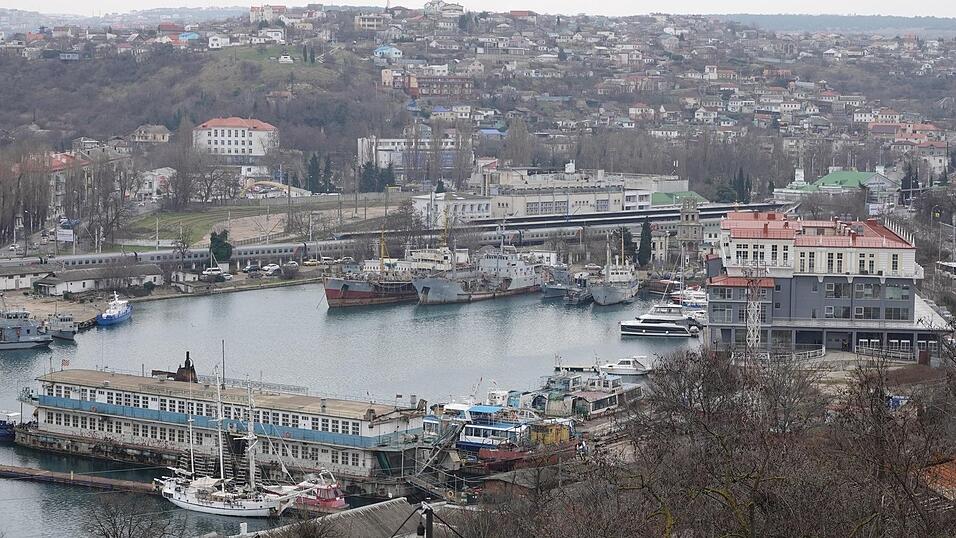 In Sewastopol wurde nach Angaben der Besatzungsverwaltung ein historisches Museum getroffen. (Archivbild) In Sewastopol wurde nach Angaben der Besatzungsverwaltung ein historisches Museum getroffen. (Archivbild)
