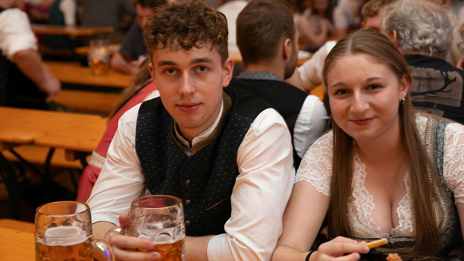 Die Partybilder vom Mittwoch, 13. August, aus dem Festzelt Weckmann. Die Partybilder vom Mittwoch, 13. August, aus dem Festzelt Weckmann.