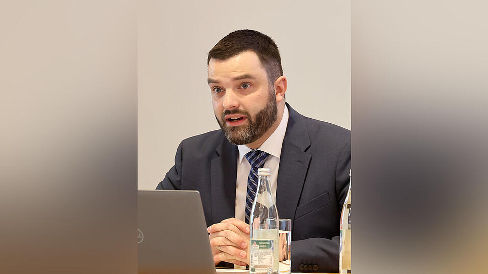 Der Finanzwetter-Experte der Stadt: K&auml;mmerer Alois Wagensonner.