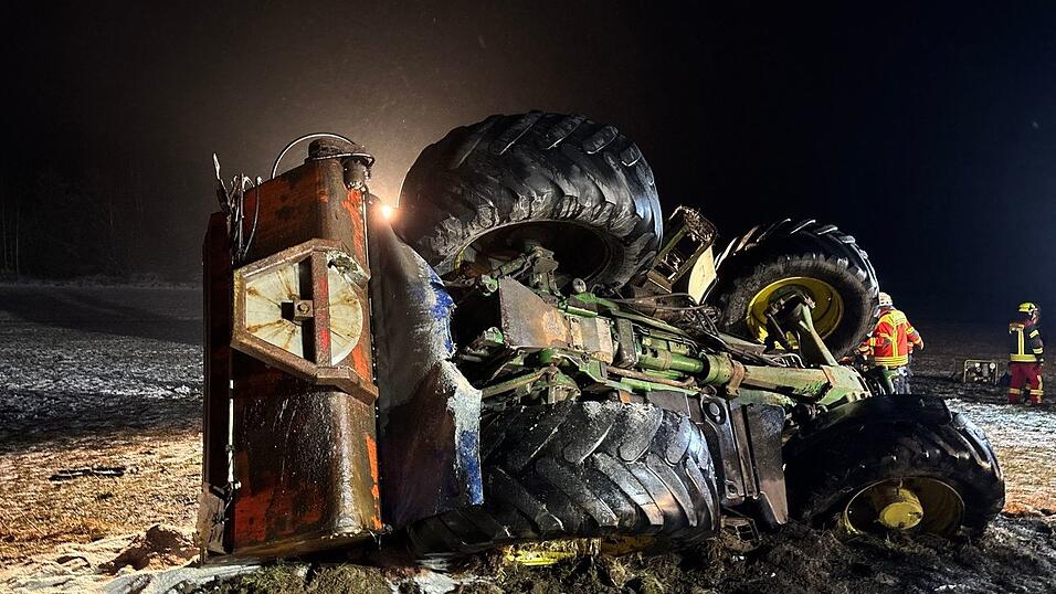 Beim Unfall mit diesem Traktor starb ein 19-Jähriger. Beim Unfall mit diesem Traktor starb ein 19-Jähriger.