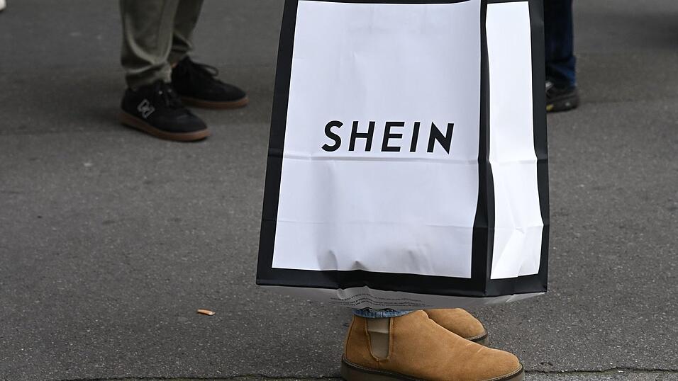 Shein zählt in Deutschland bereits zu den umsatzstärksten Onlinehändlern. (Archivbild) Shein zählt in Deutschland bereits zu den umsatzstärksten Onlinehändlern. (Archivbild)